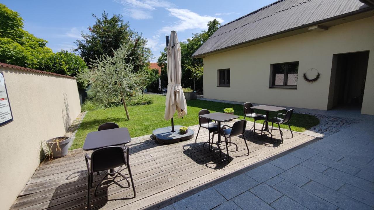 Sabines Apartments Ferienwohnungen Frauenkirchen Exterior photo
