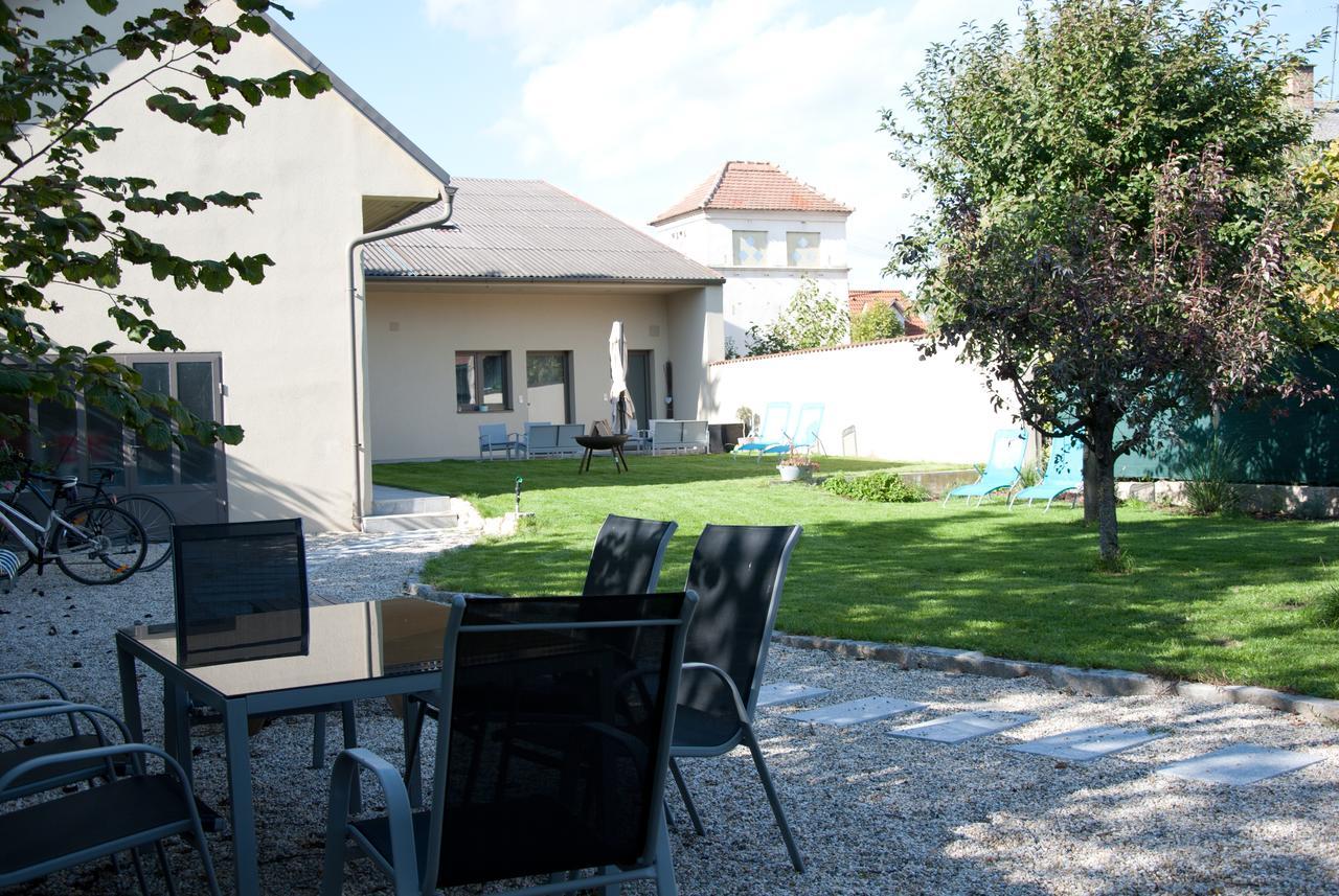 Sabines Apartments Ferienwohnungen Frauenkirchen Exterior photo