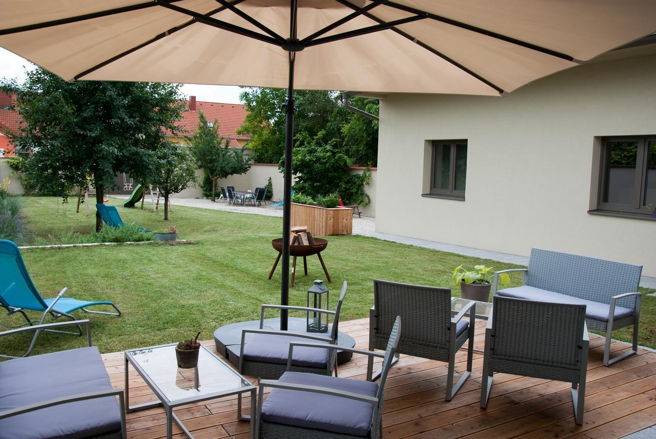 Sabines Apartments Ferienwohnungen Frauenkirchen Exterior photo